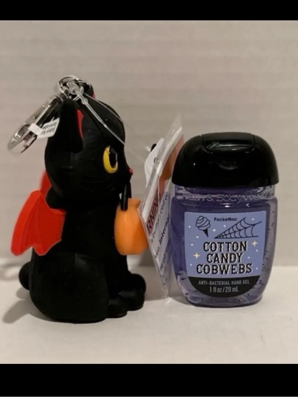 Bath & Body NEW Spooky Kitty Light-Up PocketBac Holder & Sanitizer